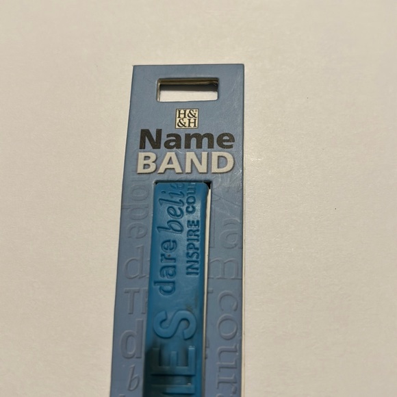 NWT🌟H&&H💫 JAMES Blue Name Band Rubber Bracelet - Picture 5 of 7